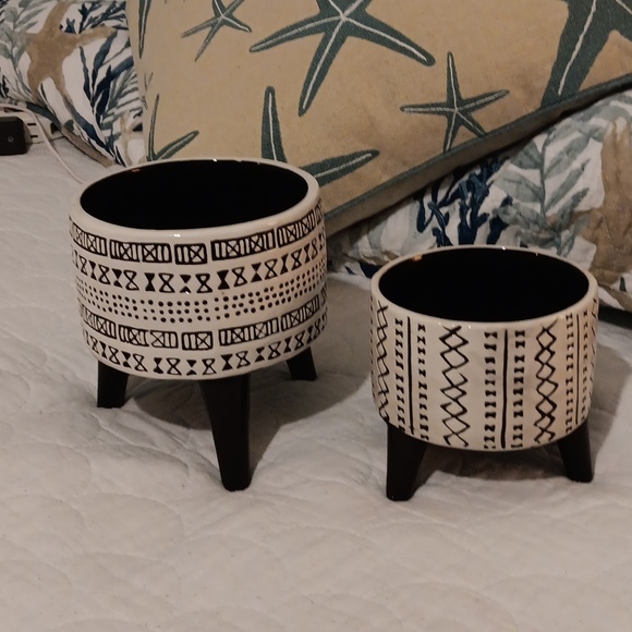 Ceramic bowls for any thing you want to put in them - Picture 1 of 5